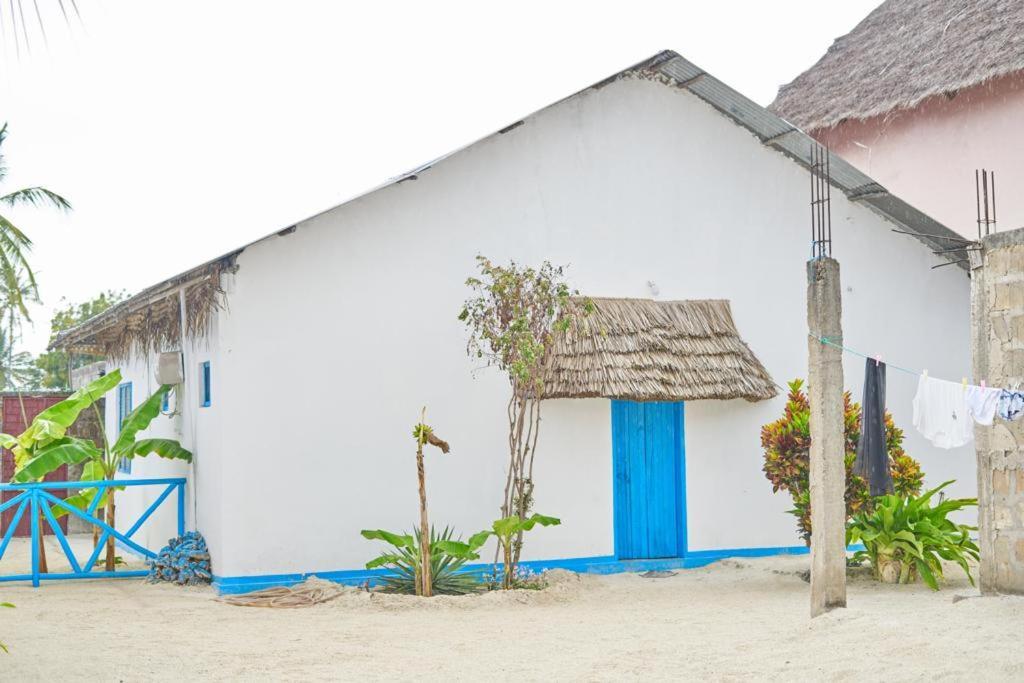 Beach House Paje Bagian luar foto